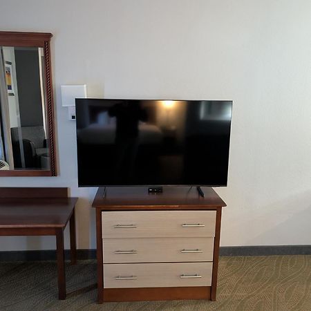 Wingate By Wyndham Chesapeake Hotel Екстериор снимка