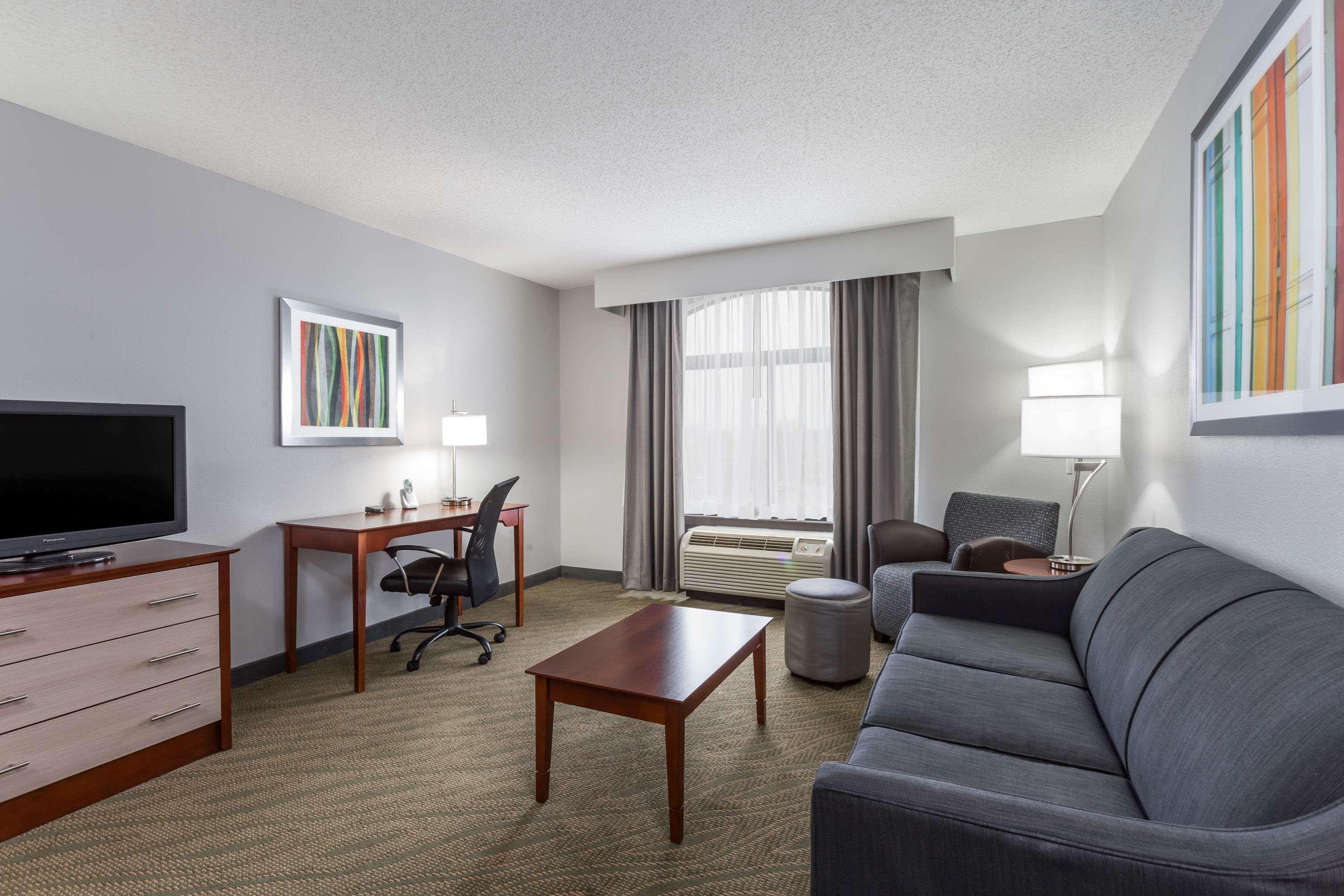 Wingate By Wyndham Chesapeake Hotel Екстериор снимка