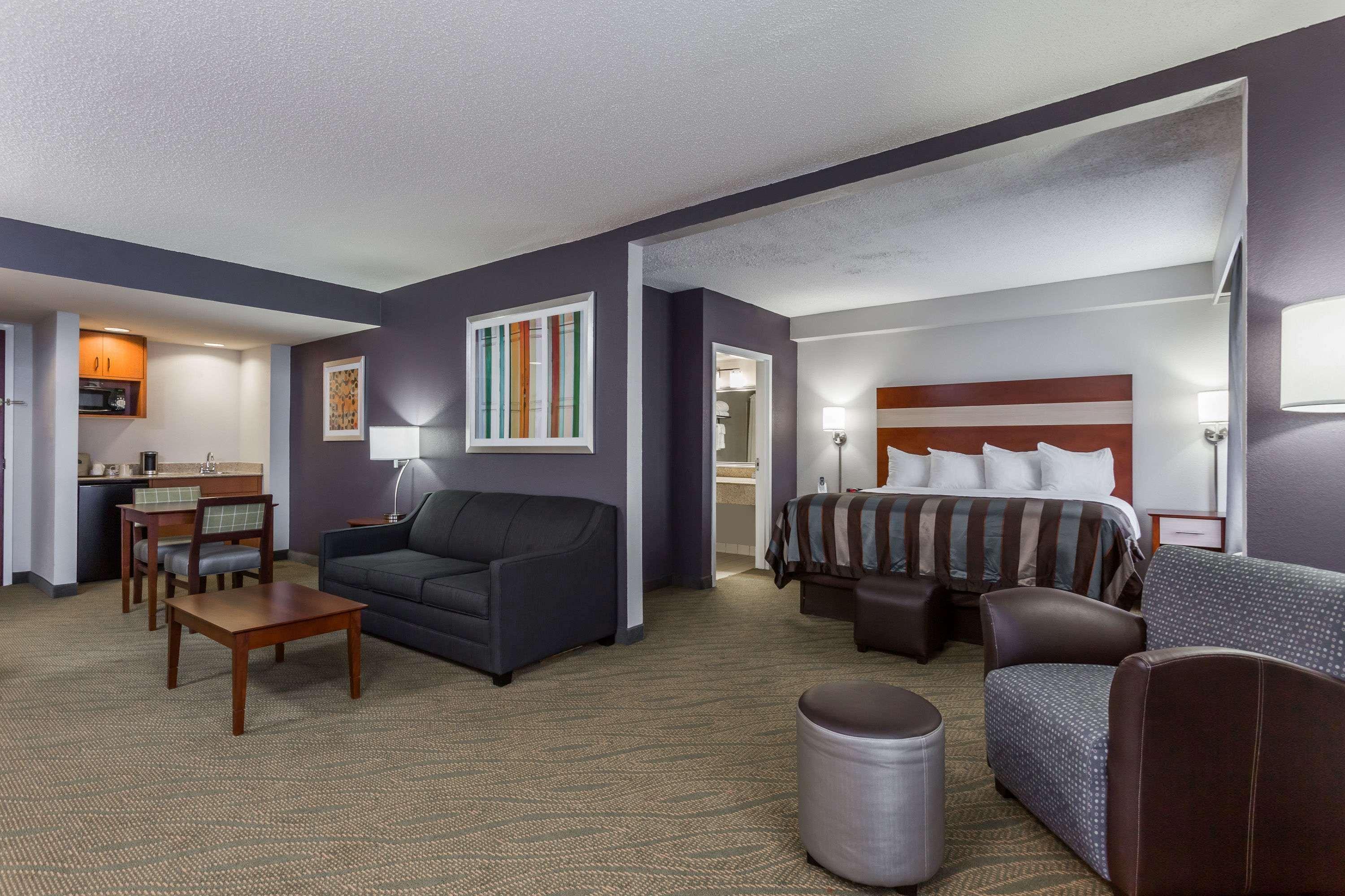 Wingate By Wyndham Chesapeake Hotel Екстериор снимка