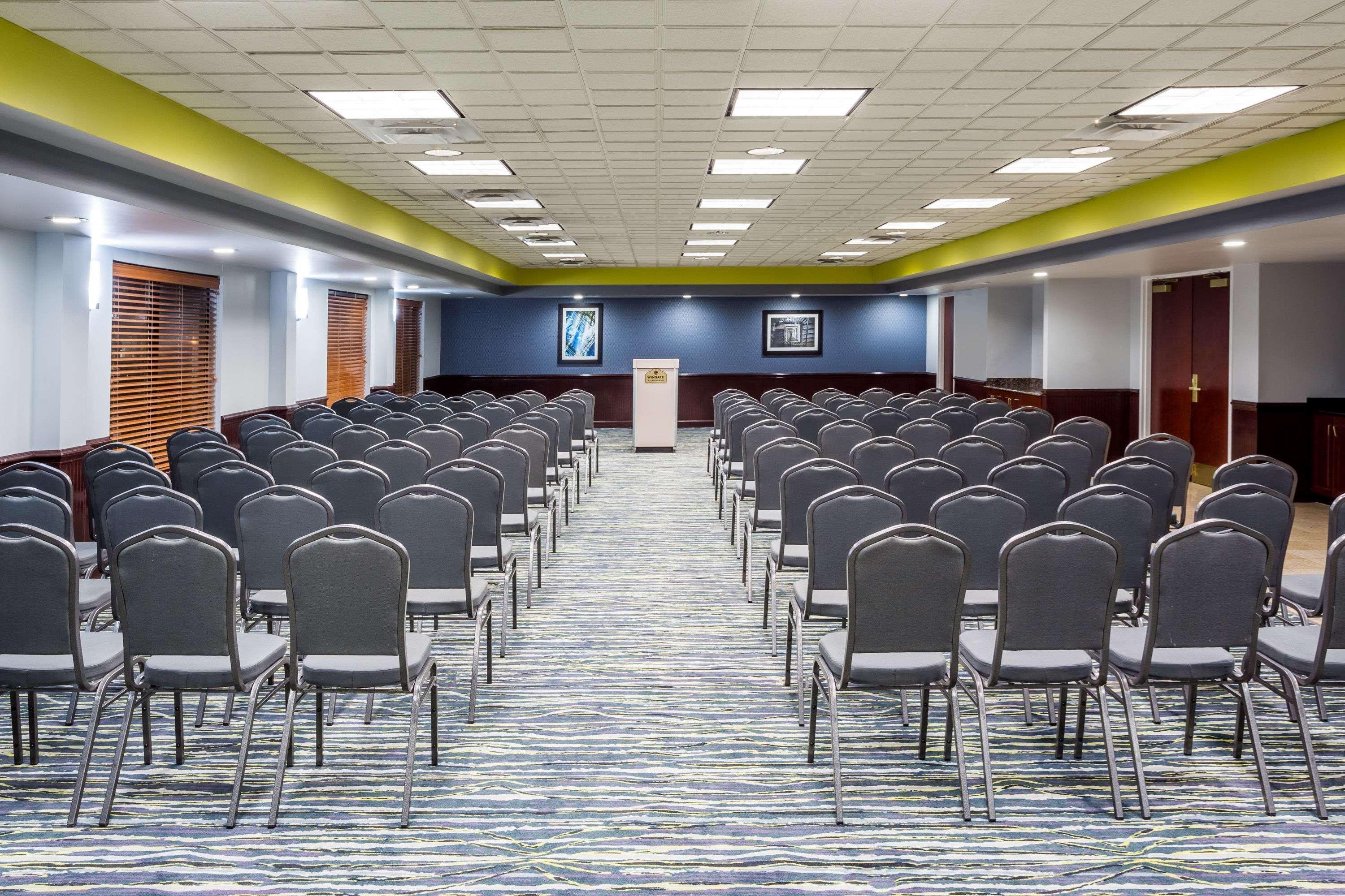 Wingate By Wyndham Chesapeake Hotel Екстериор снимка