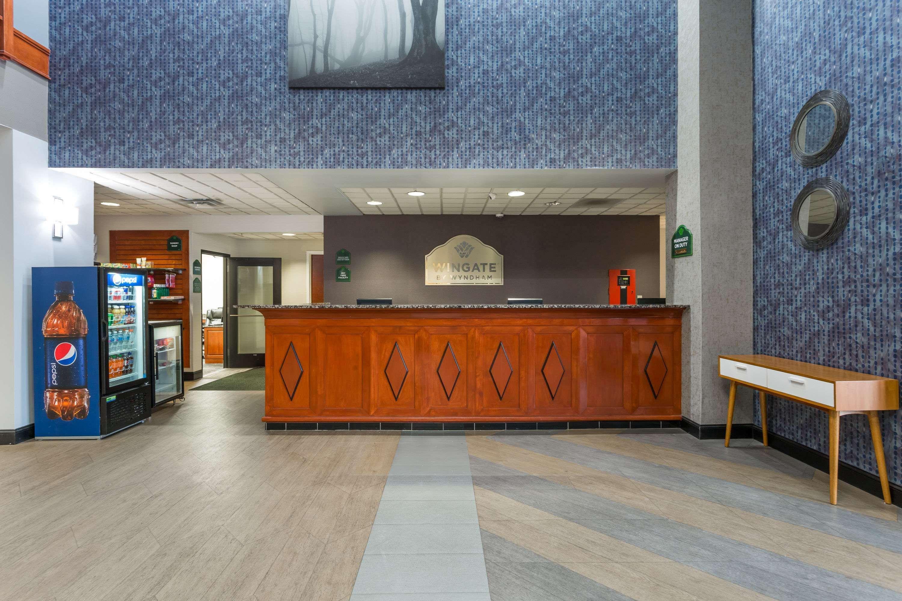 Wingate By Wyndham Chesapeake Hotel Екстериор снимка