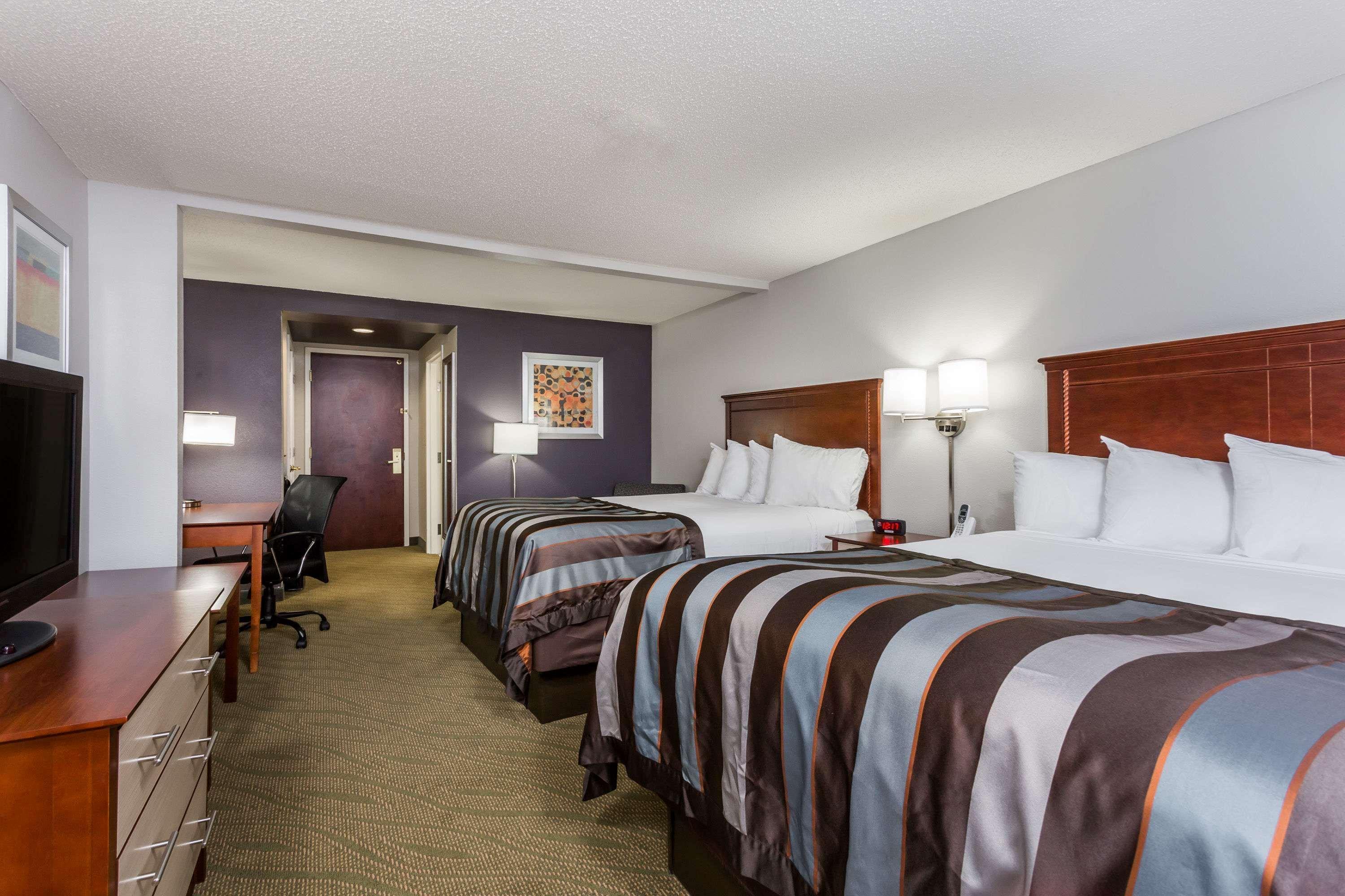 Wingate By Wyndham Chesapeake Hotel Екстериор снимка