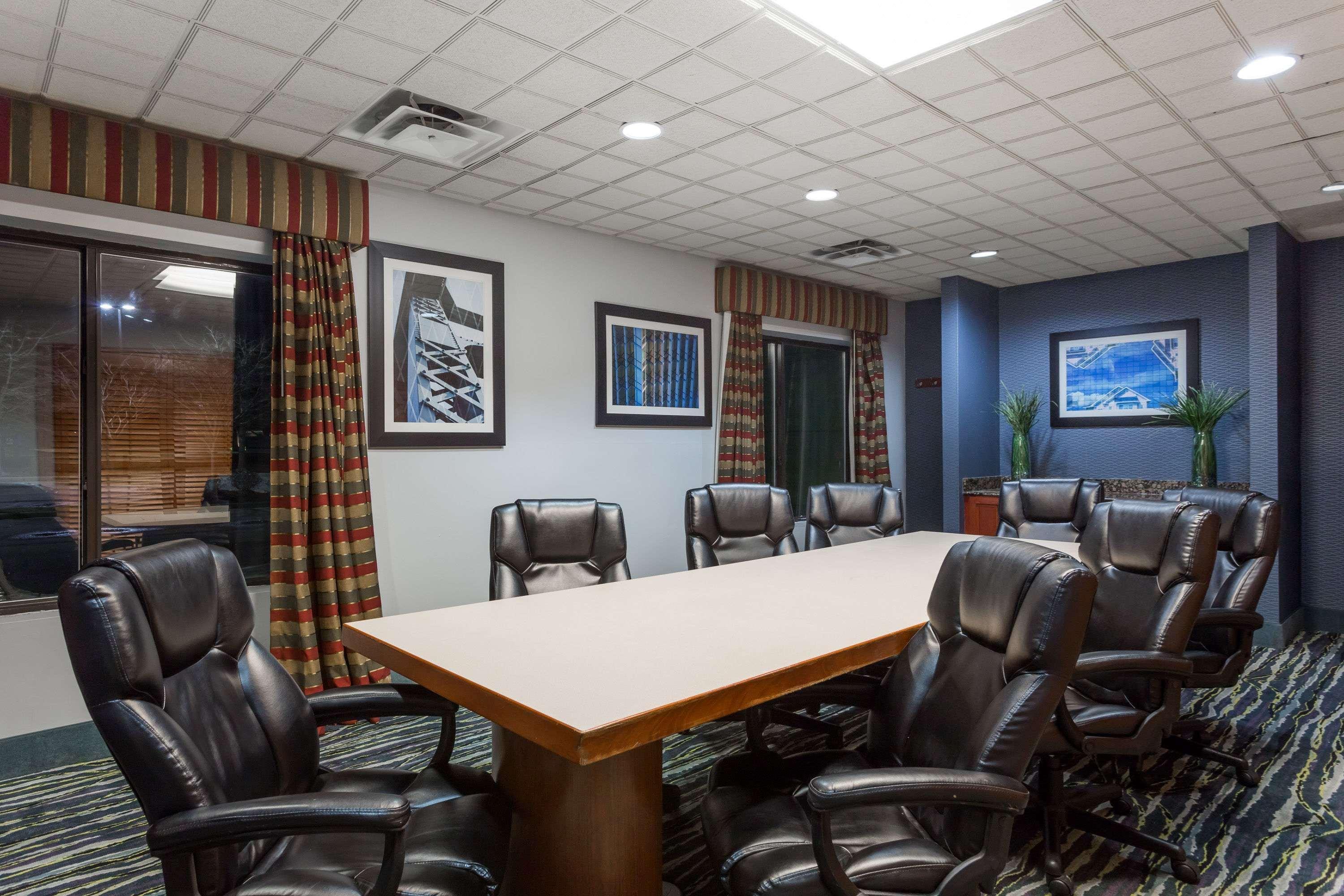 Wingate By Wyndham Chesapeake Hotel Екстериор снимка