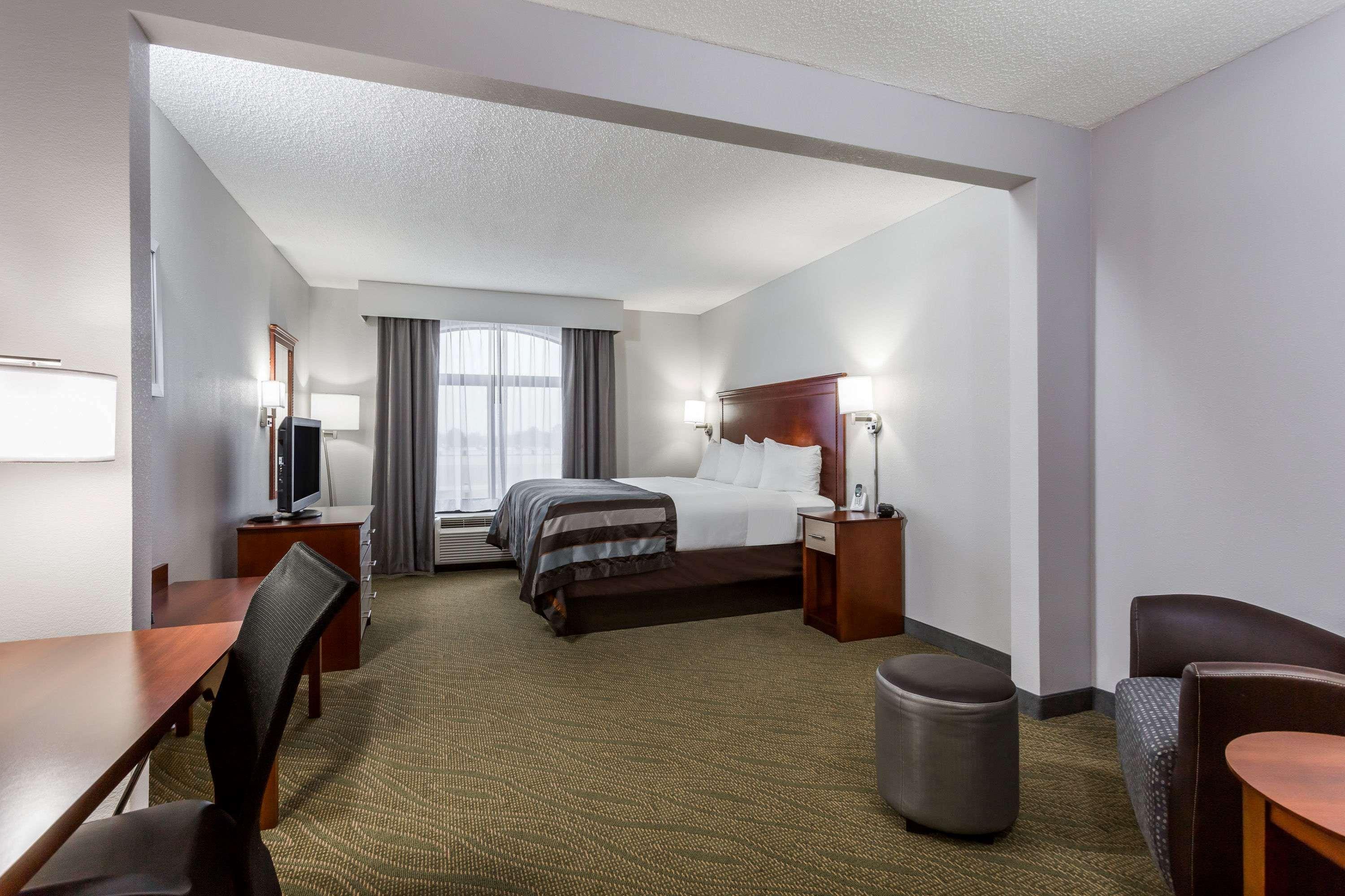 Wingate By Wyndham Chesapeake Hotel Екстериор снимка