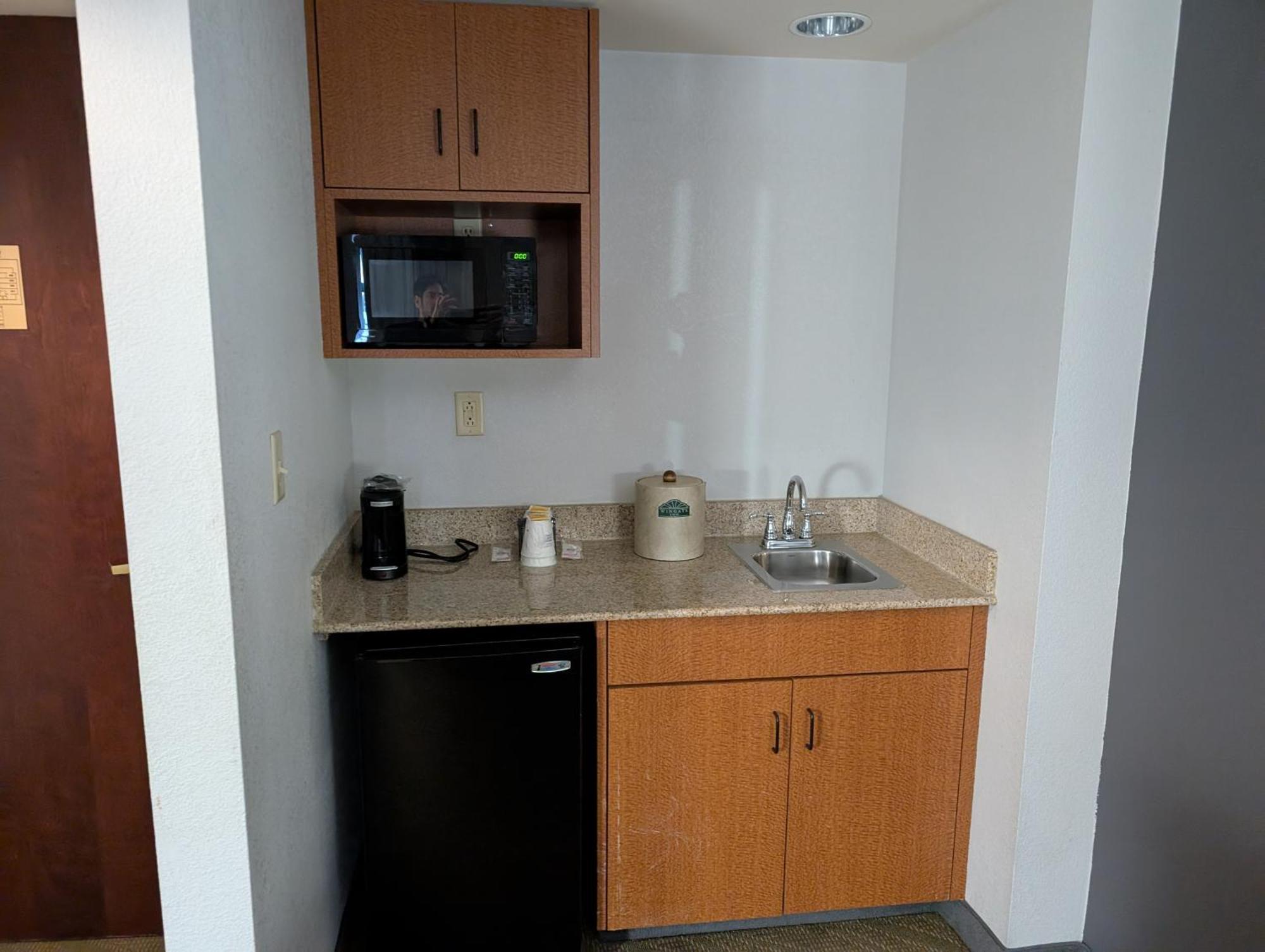 Wingate By Wyndham Chesapeake Hotel Екстериор снимка
