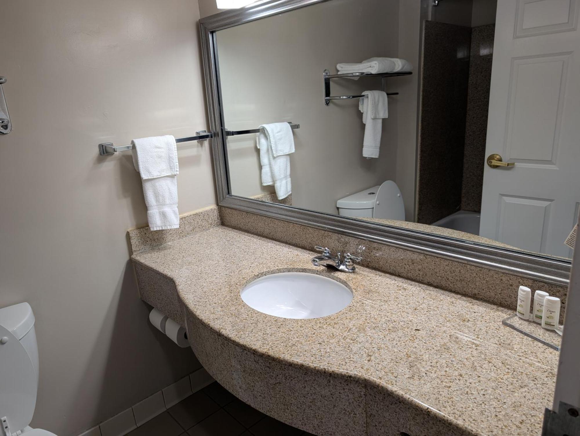 Wingate By Wyndham Chesapeake Hotel Екстериор снимка