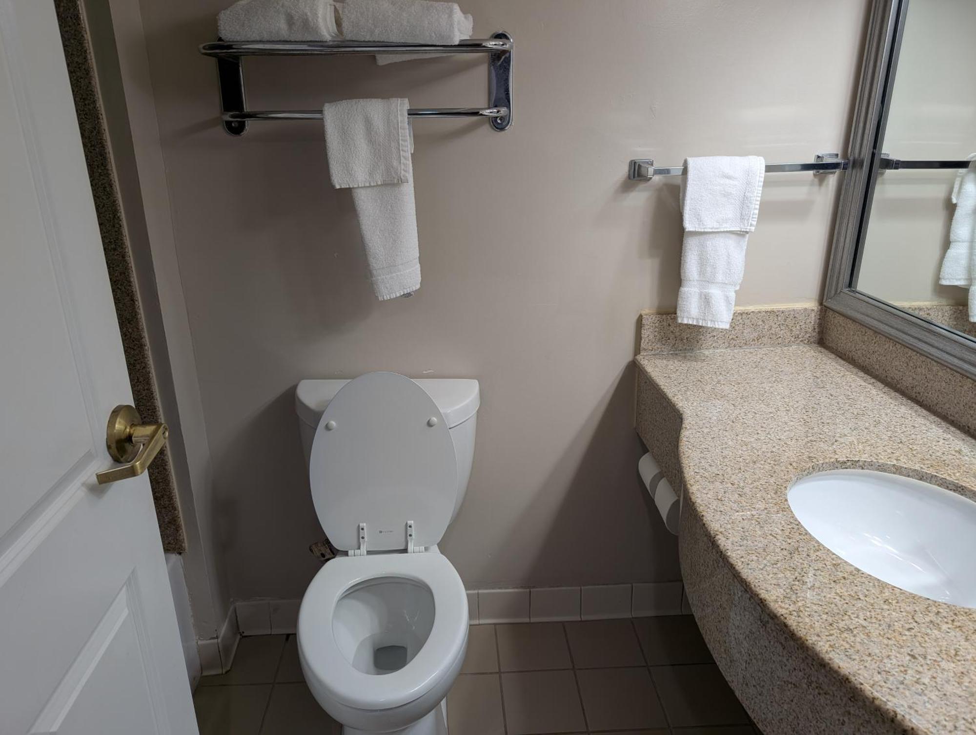 Wingate By Wyndham Chesapeake Hotel Екстериор снимка