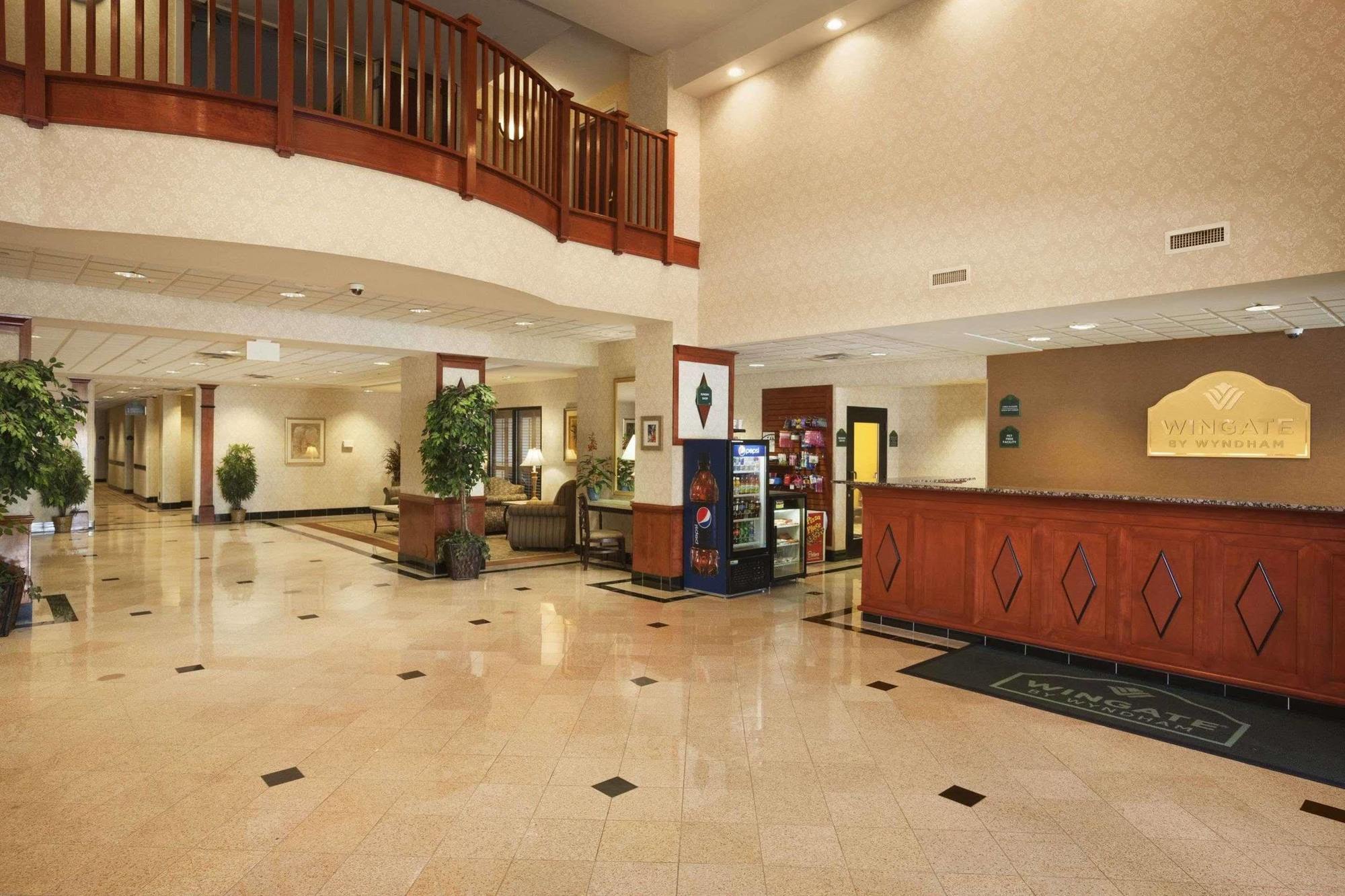 Wingate By Wyndham Chesapeake Hotel Екстериор снимка