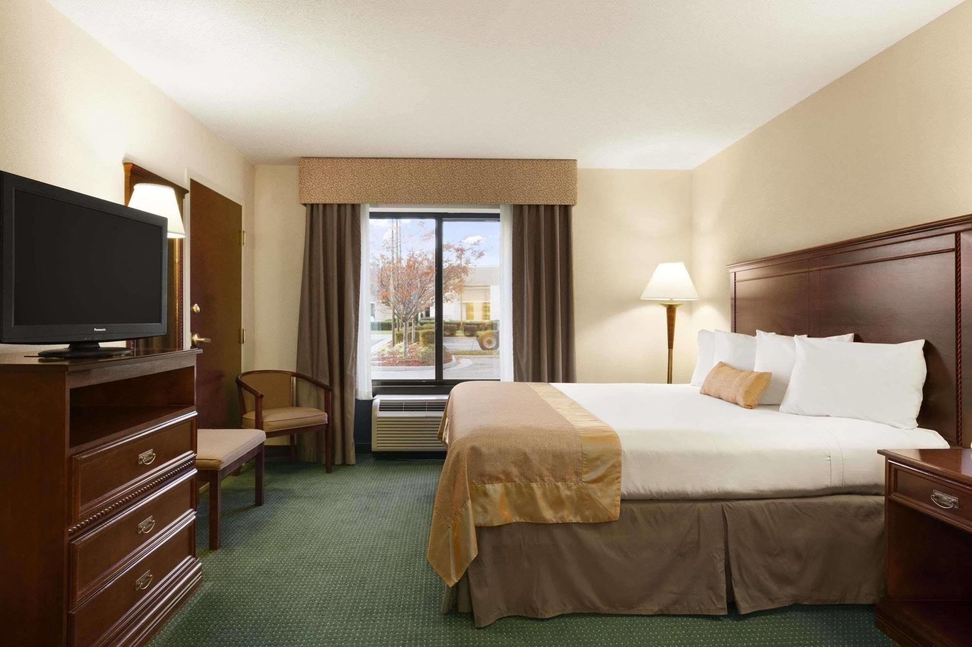Wingate By Wyndham Chesapeake Hotel Екстериор снимка